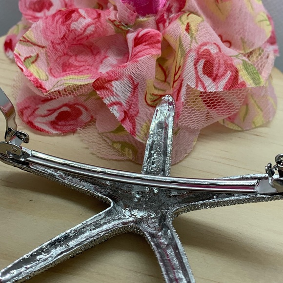🌟 Crystal Starfish Hair Clip - Picture 7 of 8